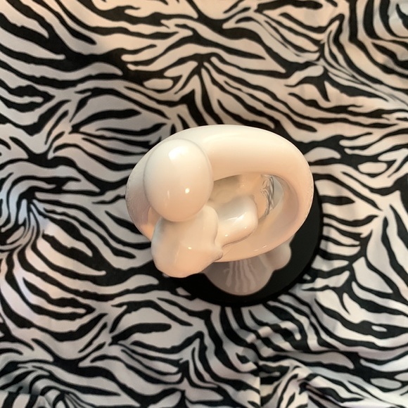 Circle of Love figurine by Kim Lawrence, Profound Love. - Picture 5 of 13